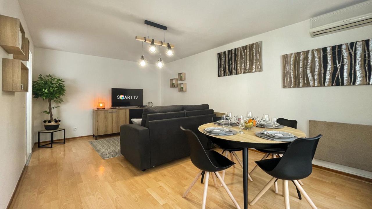 Homey Wood - New - Appartement Avec Une Chambre - Parking Prive Gratuit - Balcon Prive - A 5 Min De La Gare Pour Rejoindre Geneve Annemasse Exterior photo